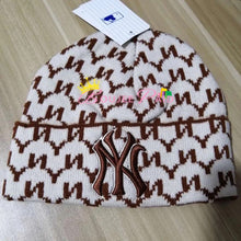 Load image into Gallery viewer, New York Yankees Beanie

