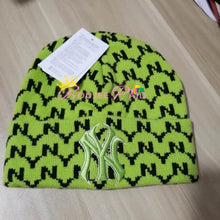 Load image into Gallery viewer, New York Yankees Beanie
