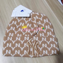Load image into Gallery viewer, New York Yankees Beanie
